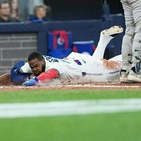 Jays down Yankees for club-best 11th straight home win