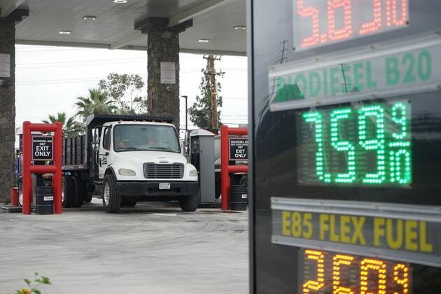 Economic Watch: Rising diesel costs are squeezing U.S. truckers