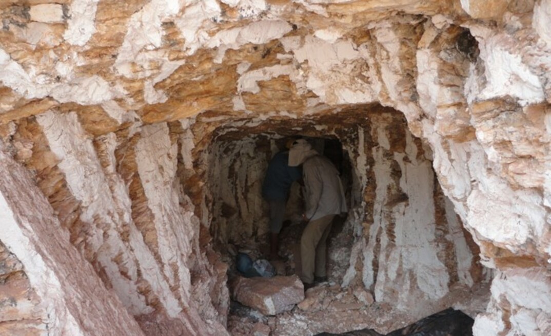 Profissionais do SGB em pesquisa de pegmatitos