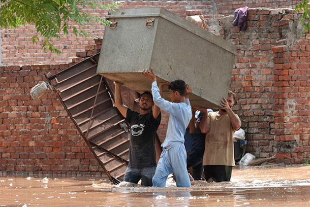 Experts warn poor urban planning worsening monsoon flooding in Pakistani cities