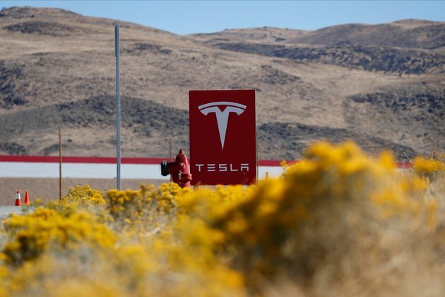 &#039;No Driver&#039; Tesla Involved in Deadly Crashin Texas
