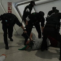 Spanish police clash with Gaza flotilla supporters 