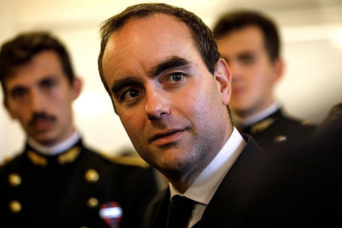 France’s new government seeks to calm markets, end chaos