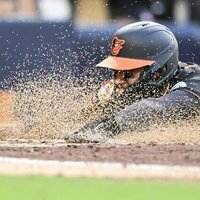 Dylan Beavers, Orioles fend off Padres