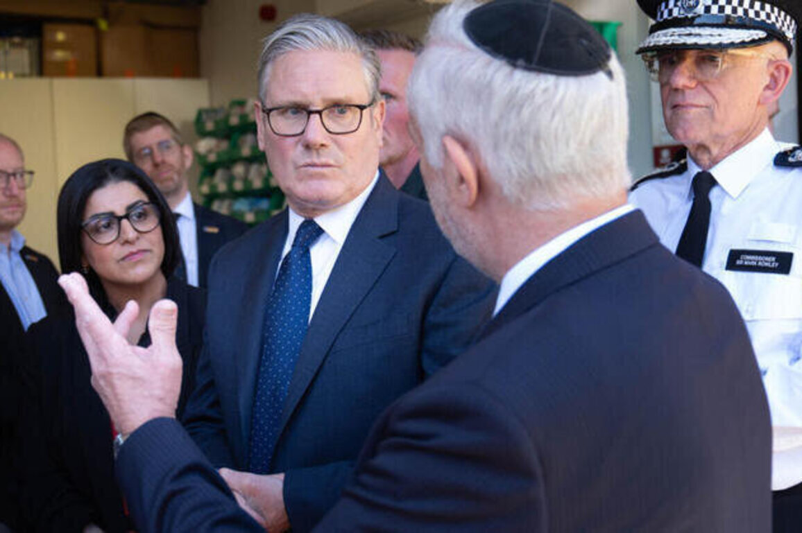 Starmer heckled with Jew harmer shouts after London knife attack