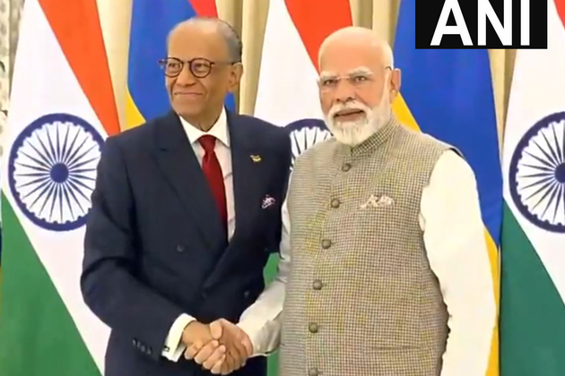 PM Modi meets Mauritius PM Ramgoolam in Varanasi