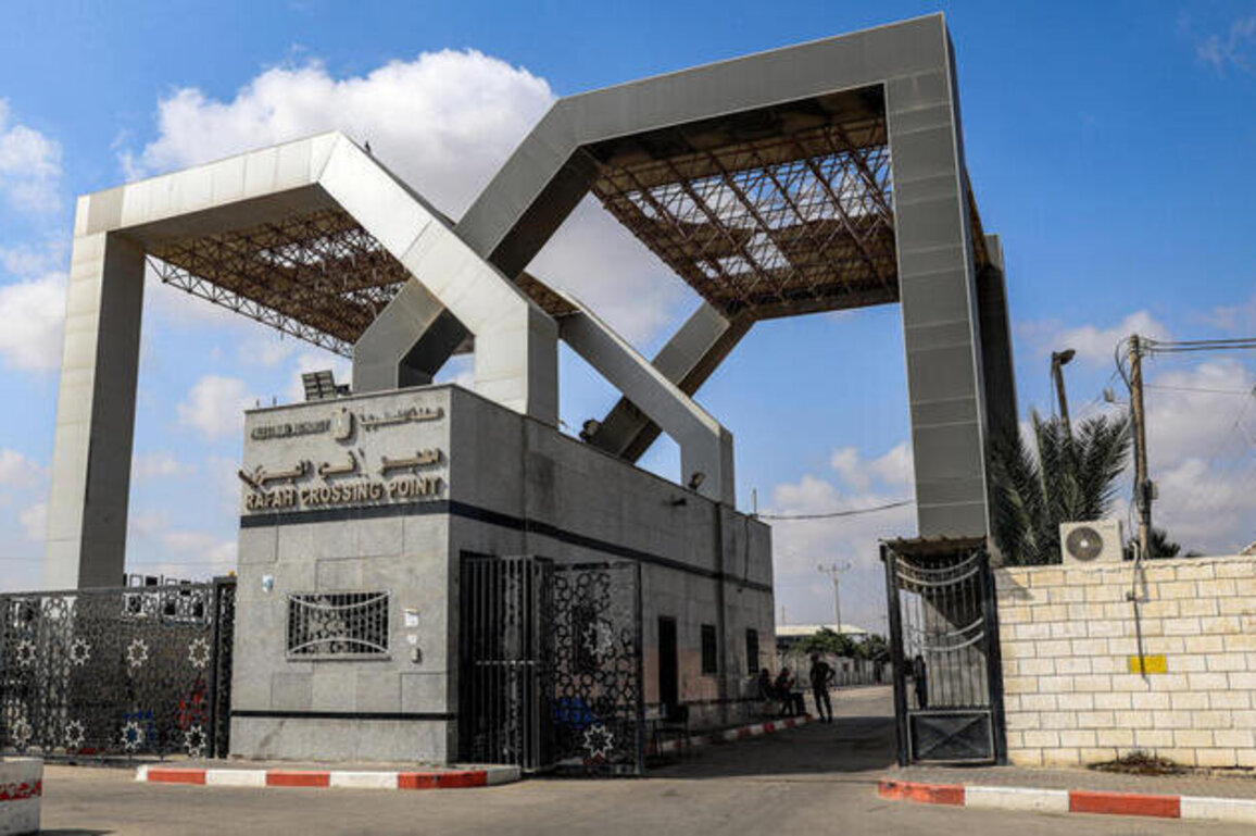 Israel reopens Gaza's Rafah crossing to limited foot traffic