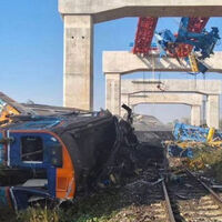 32 killed as construction crane crashes into moving train in Thailand