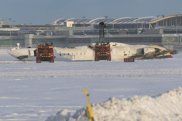 CANADA-MISSISSAUGA-PLANE-OVERTURNING