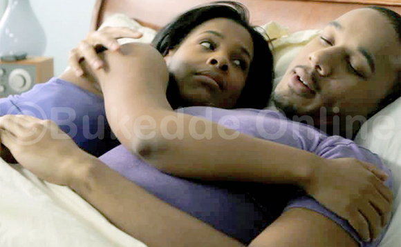 ‘Zuukuka naawe..’ Abaagalana nga bawummuddeko mu kisenge. Kirungi naawe n’ofuna ku budde mu kisenge okwongera okunyweza omukwano gwammwe. ‘Zuukuka naawe..’ Abaagalana nga bawummuddeko mu kisenge. Kirungi naawe n’ofuna ku budde mu kisenge okwongera okunyweza omukwano gwammwe.