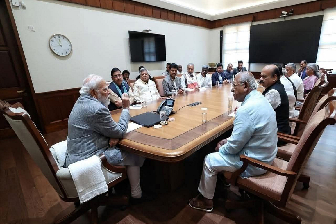 Karnataka BJP MPs hold meeting with PM Modi, discuss people-centric governance