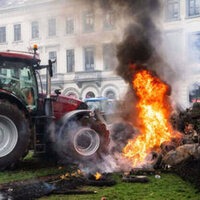 Farmers clash with police in Brussels amid crunch Ukraine talks (VIDEOS)