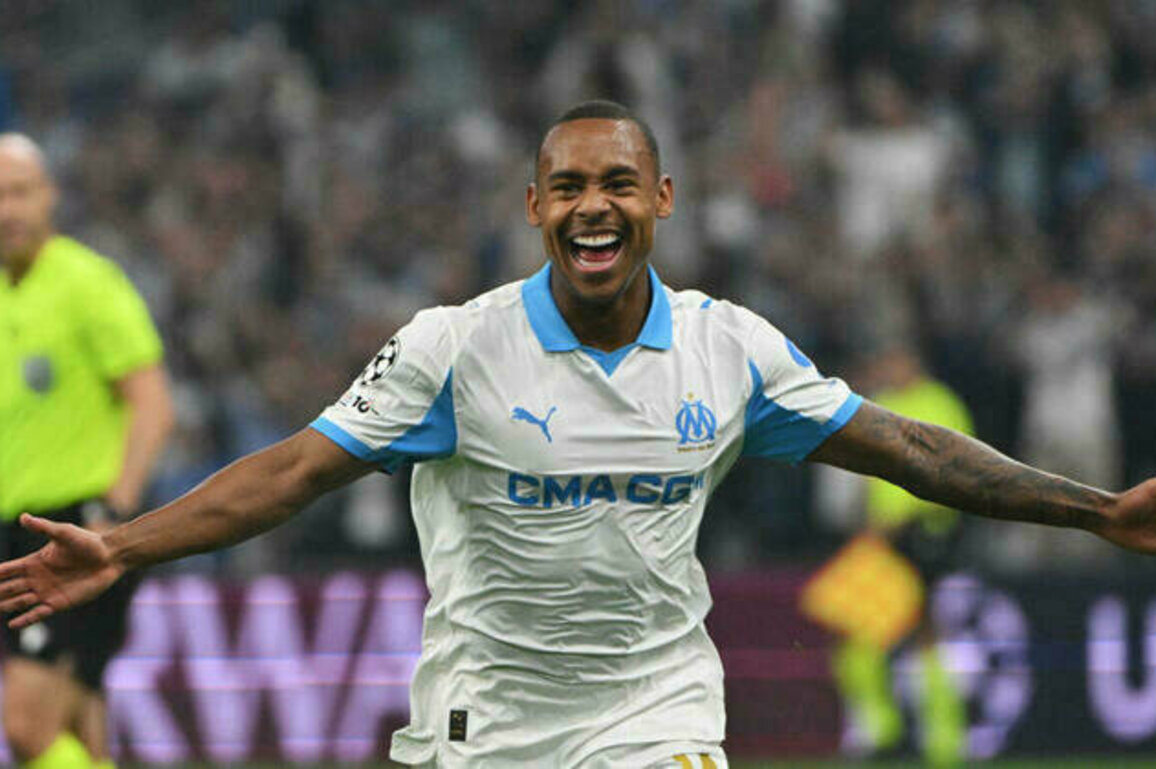Marseille sweep past Ajax with Paixao brace in Champions League