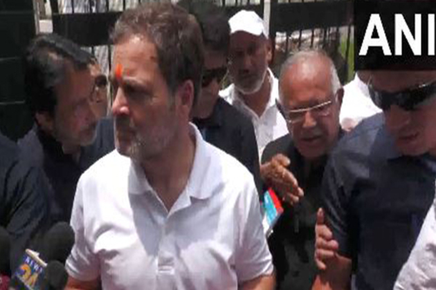 J-K: Rahul Gandhi visits Pak shelling-affected Poonch, vows to raise local issues