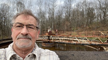 Bill Smith at his Tunnelton site