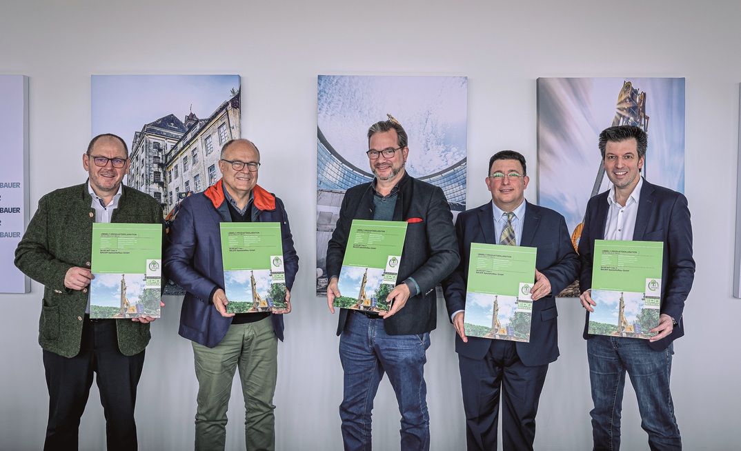 Formal presentation of environmental product declarations for BAUER Spezialtiefbau’s mixed-in-place method. (left to right) Rainer Burg, Frank Haehnig, Florian Pronold, Dr Hursit Ibuk and Florian Bauer