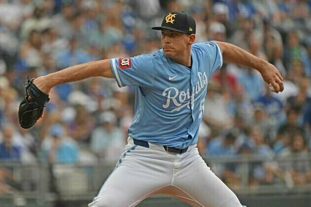 Royals aim to complete rare home sweep in matchup vs. Pirates