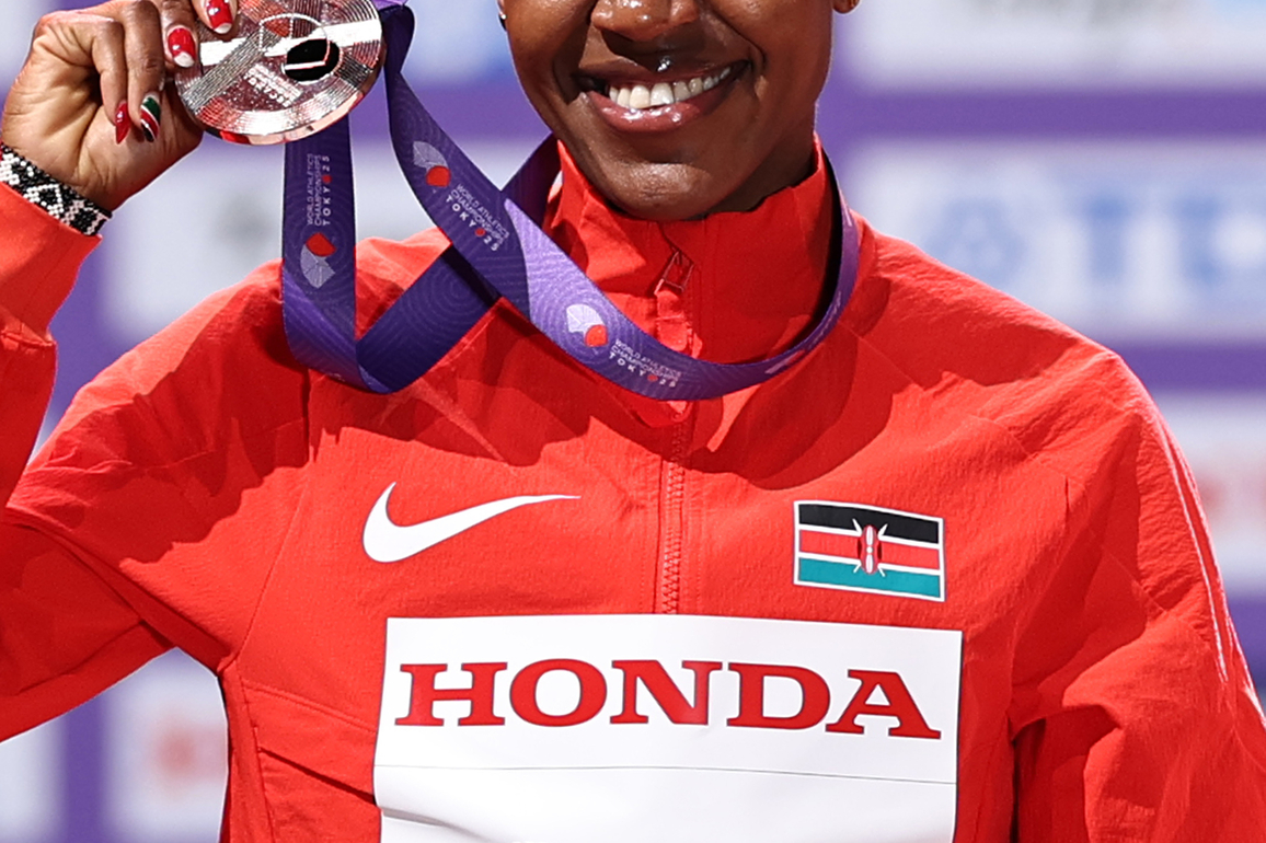 (SP)JAPAN-TOKYO-ATHLETICS-WORLD ATHLETICS CHAMPIONSHIPS-WOMEN'S 5000M-AWARDING CEREMONY