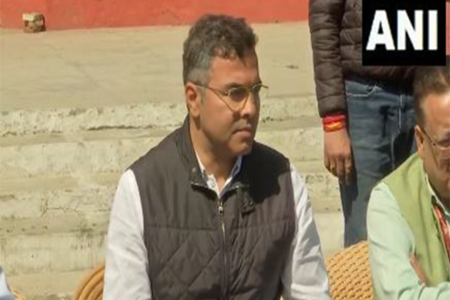 "Our proposal is to run ferry here, will sign MoU for it": Delhi Minister Parvesh Verma on river Yamuna