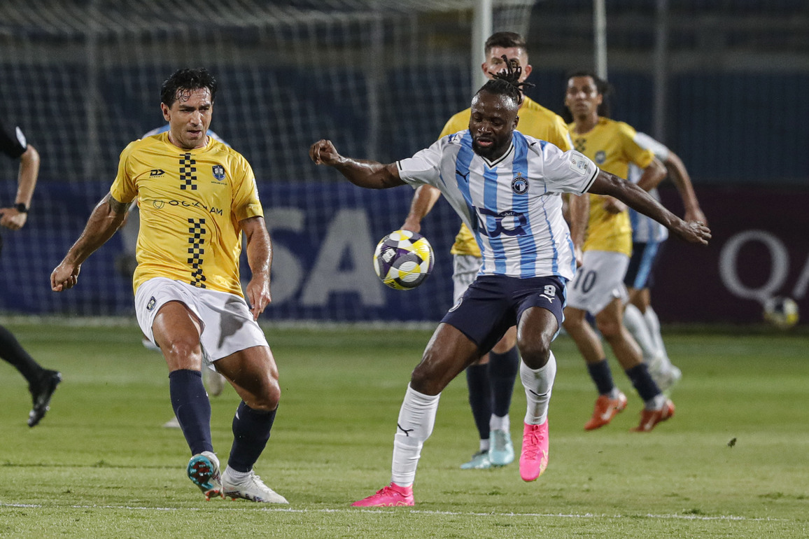 (SP)EGYPT-CAIRO-FOOTBALL-FIFA INTERCONTINENTAL CUP-PYRAMIDS VS AUCKLAND CITY