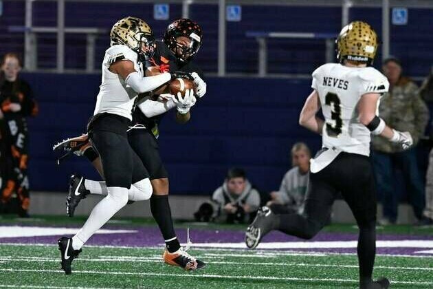 WR Kaydon Finley shuns dad's alma mater, picks Notre Dame