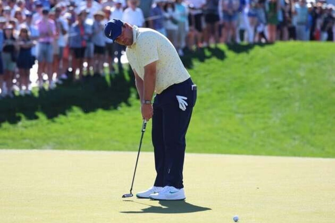 Chris Gotterup on top, Scottie Scheffler in trouble at WM Phoenix Open