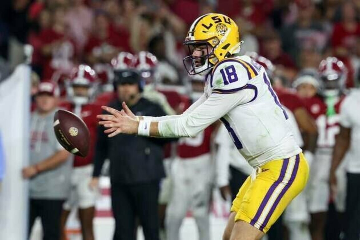 LSU plans to stick with two-QB system vs. Arkansas