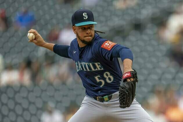 Luis Castillo, Mariners chase series win vs. Rangers