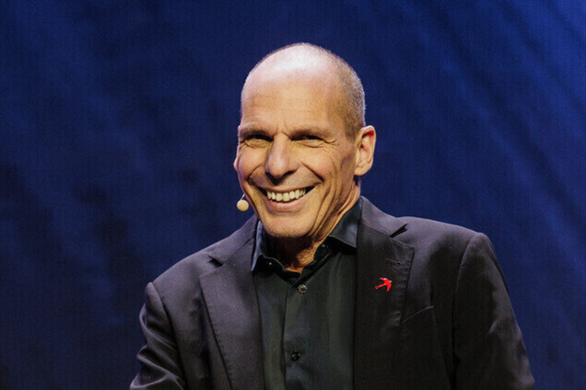 Varoufakis slams crimes against logic at Moscow forum