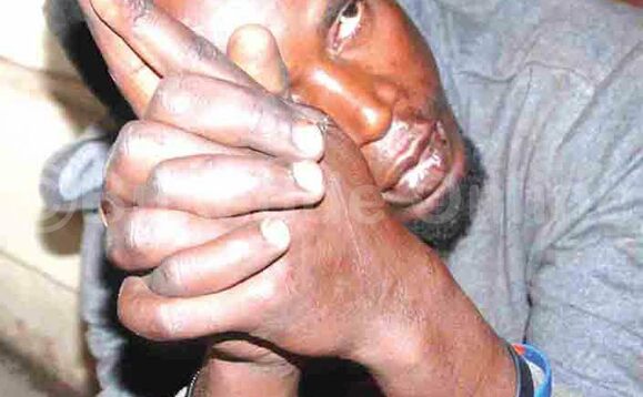 Nsubuga nga yeekweka ebifaananyi. Nsubuga nga yeekweka ebifaananyi.