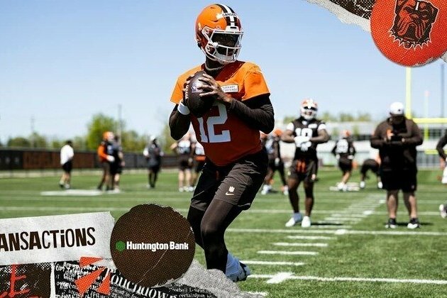 Browns sign QB Shedeur Sanders