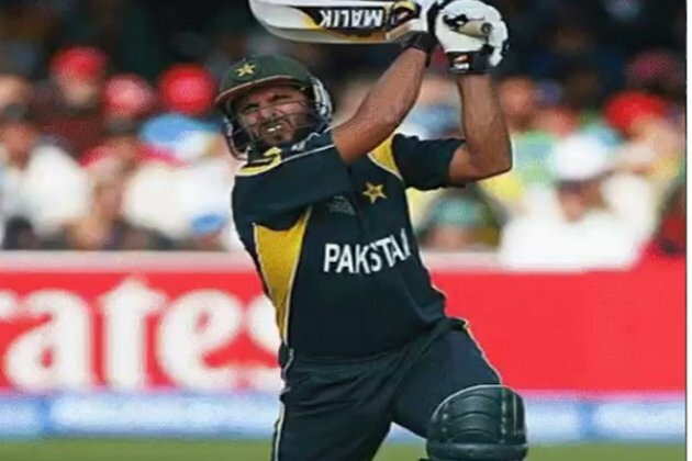 Shahid Afridi arrives in Kathmandu to play EPL