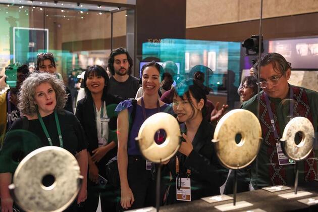 Bilingual volunteers bridge cultures to share 5,000-year story of Chinese civilization