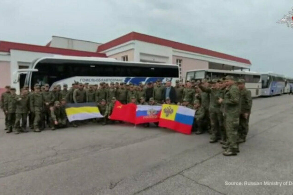 Russia and Ukraine complete largest ever POW swap
