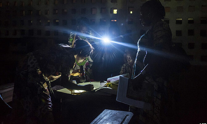Congo presidential polls close under media blackout Congo presidential polls close under media blackout
