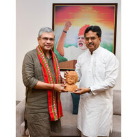 CM Saha meets Union Minister Ashwini Vaishnaw, discusses Vande Bharat, electric rail, and cyber security hub for Tripura