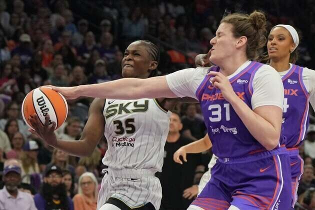 Rookie Jovana Nogic puts up 27 as Mercury sink Sky