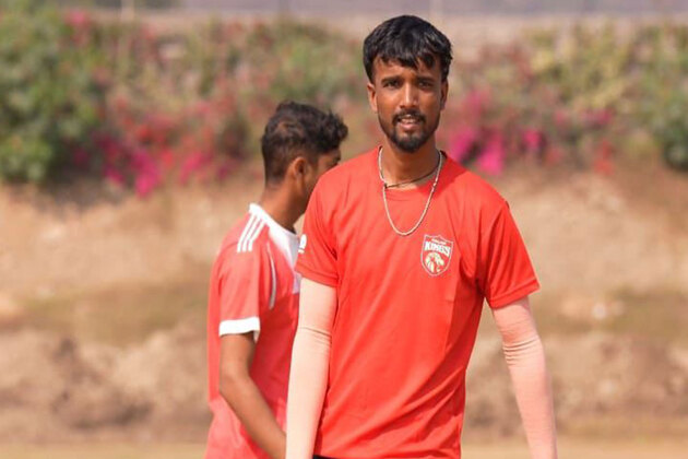 "I'll touch his feet": Punjab Kings' new signing Vishal Nishad reveals his humble celebration plan for Virat Kohli's wicket