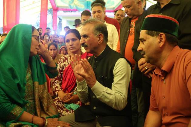 Himachal CM Sukhu announces Rs. 8.50 lakh financial assistance for homeless families in Boh area