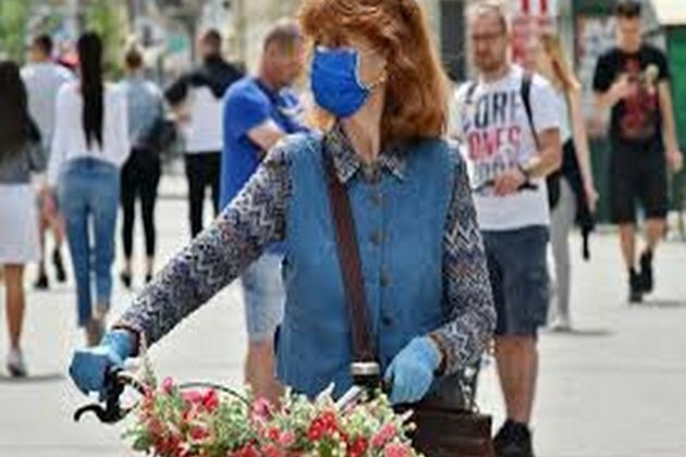 Global COVID-19 deaths surpass 990,000