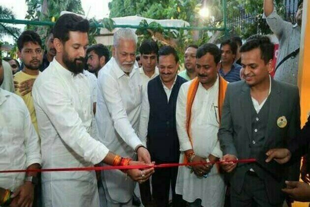 India's Biggest Mango Festival hosted in Delhi by senior journalist Ramesh Awasthi