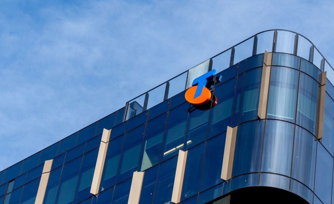 Telstra customers across the country have been intermittently cut off from mobile calls and data services.