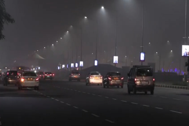 Delhi AQI remains 'poor' as dense smog reduces visibility; IGI flights under CAT III