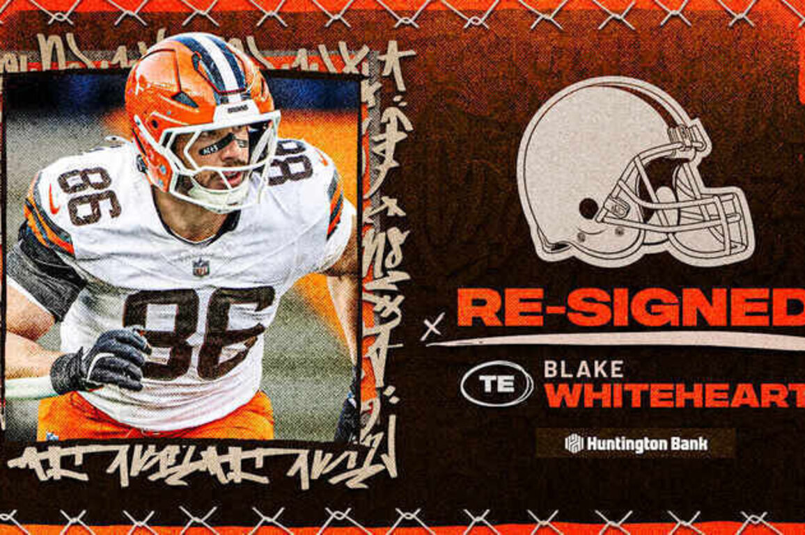 Browns re-sign TE Blake Whiteheart