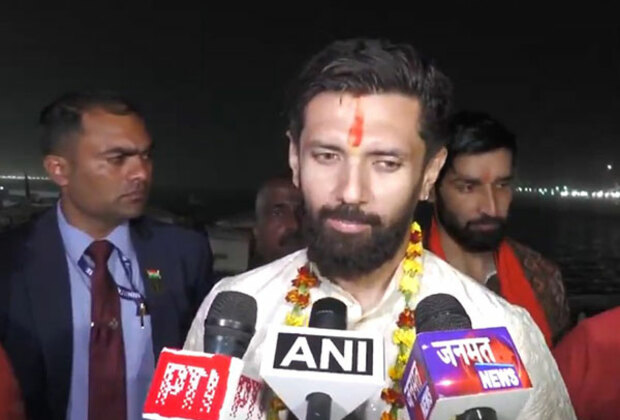 Chirag Paswan takes holy dip in Triveni Sangam with family