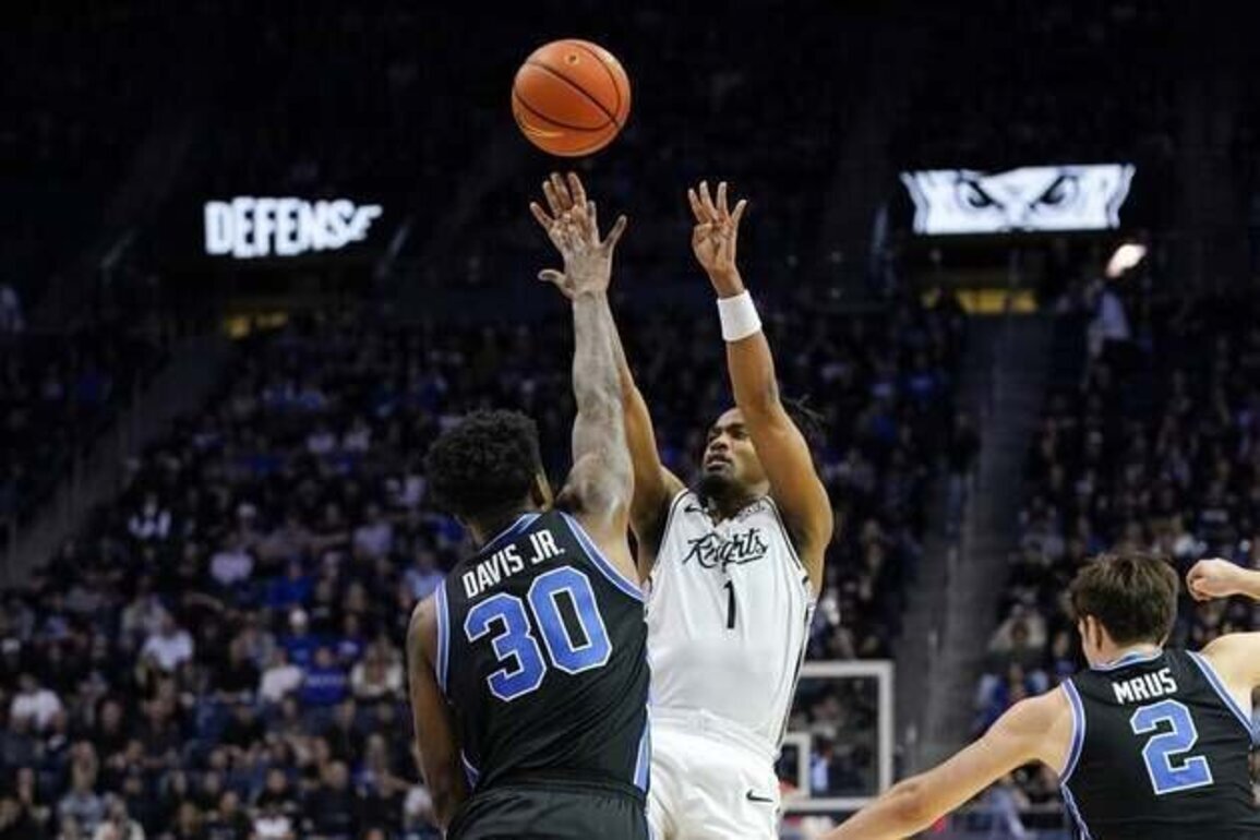 Top 25 roundup: Themus Fulks leads UCF to upset of No. 19 BYU