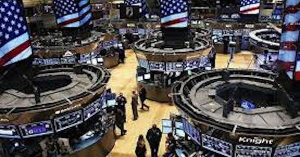 U.S. stocks move higher, Dow Jones surges 515 points