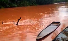 Lama de barragem de garimpo ilegal no rio Cupixi amapá garimpo de oro