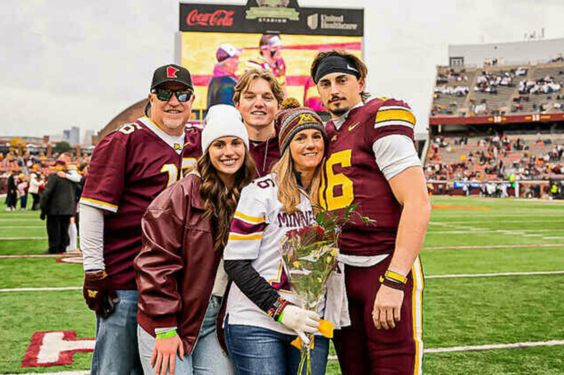 Crucial Catch: Vikings Honor Loved Ones Impacted by Cancer