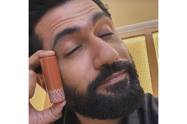Vicky Kaushal flaunts his "caffeinated cheeks" as he applies his wife Katrina's newly launched jelly blush